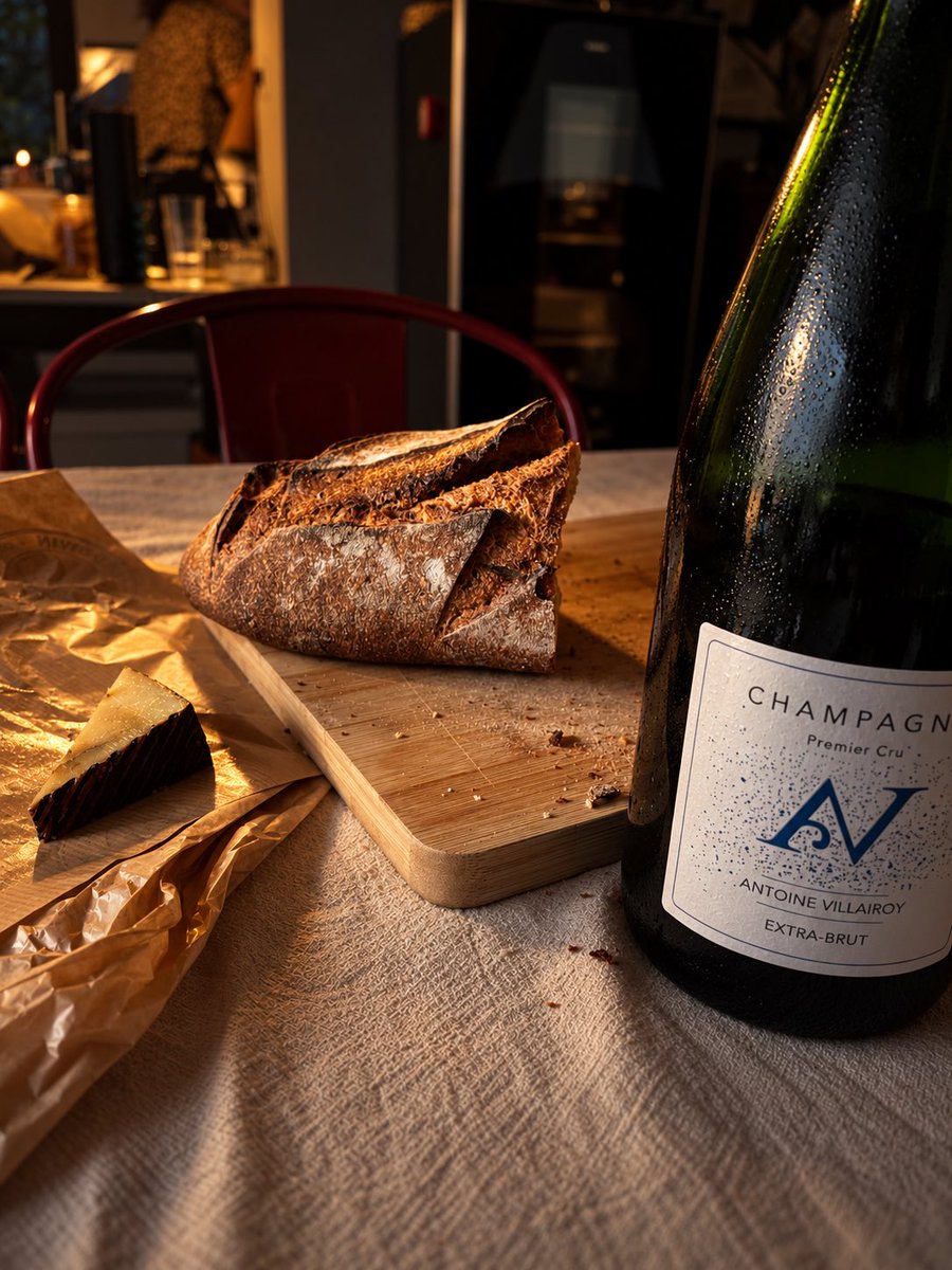 laruejustin's tweet photo. La France 🇫🇷

Consommer local, c’est choisir le pain de notre boulanger, le fromage de nos régions et les vins de notre pays.

C’est faire vivre nos artisans, préserver nos savoir-faire et défendre notre indépendance.

La souveraineté commence aussi dans nos assiettes. 🙏🏻 https://t.co/PHLRuo3VmX