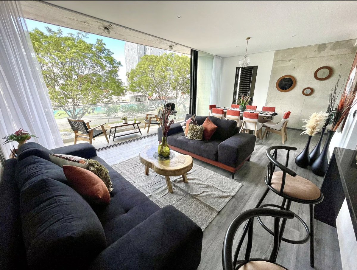 somostechmex's tweet photo. Este sabado, 10 builders de Guadalajara nos vamos a juntar a programar como maniacos un día completo en este bello depto, vamos a livestremear, grabar y registrar todo <3 Hackerhouse pt 1 https://t.co/X9qyweiYjx