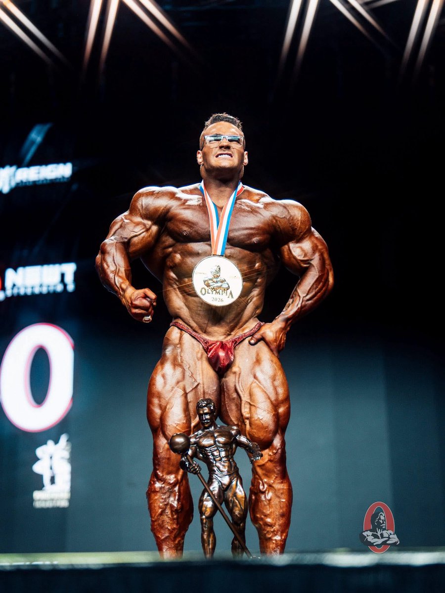 CrisTamang's tweet photo. Both the Open and Classic Physique champions wore specs. 👓😂

Forget the training secrets… the real winning formula was re clearly the glasses! 💪🏆
#mrolympia #nickwalker #samsondauda #andrewjacked #dereklunsford we https://t.co/7AOgXSYNDD
