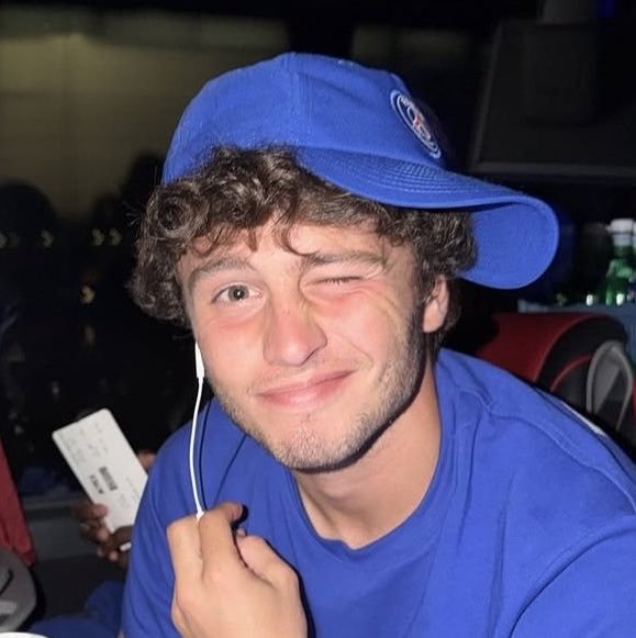 pedringham's tweet photo. The youngest person alive https://t.co/6doKlFLAl1