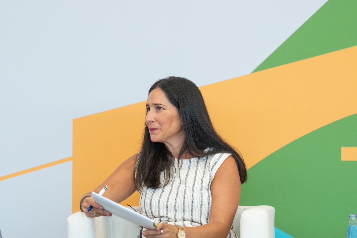ICOFMA's tweet photo. 🔬 María Espinosa Bosch, vocal de Farmacia Hospitalaria del #ICOFMA, ha moderado la sesión «Ética, legalidad y responsabilidad profesional en la práctica de la farmacia hospitalaria».

📷 Así fue: https://t.co/nY1x2nvH0x

#24CNF https://t.co/eu1ijl8p50