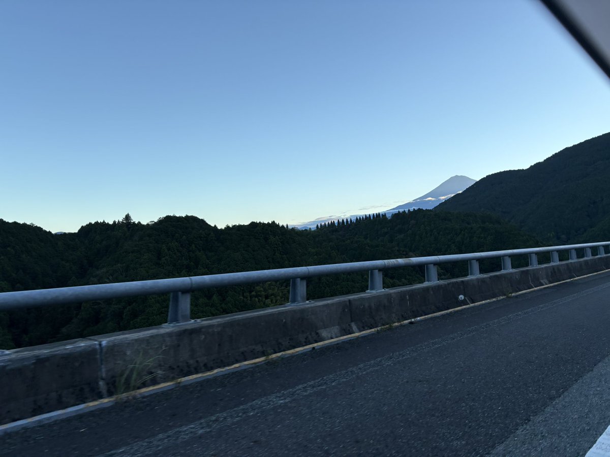 nemonemo1011's tweet photo. 天気が良くていいですなぁ https://t.co/ExjVd5glzM