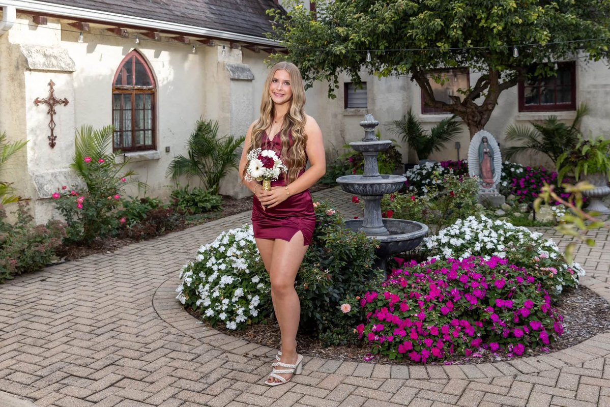 stelladohrmann's tweet photo. Homecoming on Saturday, to a tourney champion Sunday?? What a fun weekend!!

STATS ⬇️
BA: .444

@VAGloryFP 
@VGGagliardi2728 
@CoachFrankieG13 
@travinkozel1971 
@SequoitSoftball 
@IWUSoftball https://t.co/KQKetUvh21