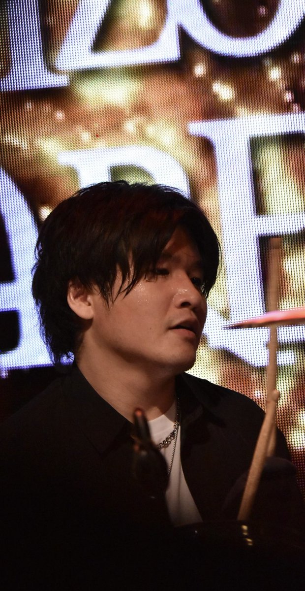 2bass350's tweet photo. また一つ歳をとりました…！
これからも音楽やドラム、ライブに楽しみながら触れ続けていきたい！！
皆様今後とも宜しくお願いいたします🤘 https://t.co/JnUi8r4PMP