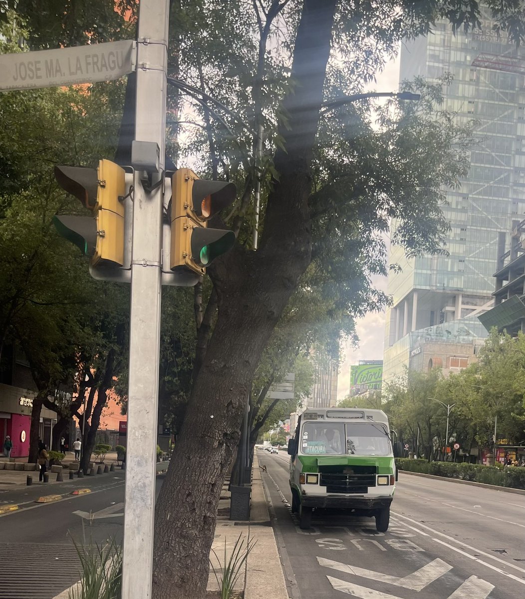 WardRicardo's tweet photo. Increíble que en 2026 estas cosas sigan circulando y encima en Reforma. https://t.co/mx6WDYoOil
