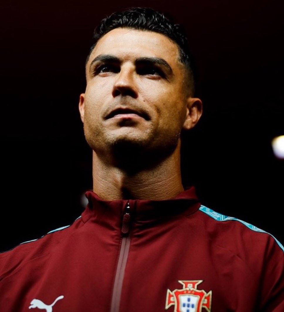 abduldangata20's tweet photo. Insult Ronaldo and wallahi I will take it personal against you. He’s a red line that shouldn’t be crossed. The greatest ever to play football. https://t.co/zstyFsIHJ4