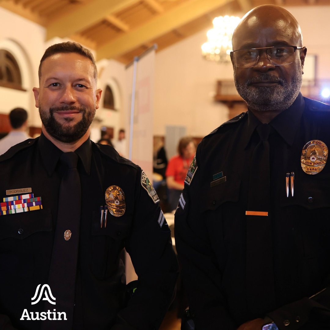 JoinAPD's tweet photo. Longhorns, we see you! 🤘 Our recruiting Detectives Ruff and Rodriguez hit the University of Texas at Austin campus today for a career expo, connecting with students and sharing what a career with Austin Police has to offer. Hook ’em! 🚔

Check out our calendar of events at https://t.co/0fPqLAfxYi to find out where you can meet us next!