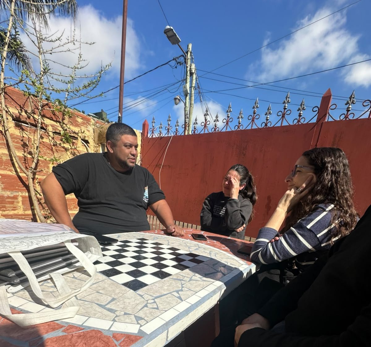 ASocialPrimaria's tweet photo. Hoy visitamos la Asociación Civil Santa María Brígida de Oro, junto a la @SubSecGobierno. 
Está institución brinda comedor, apoyo escolar y distintas actividades que generan contención y acompañamiento a los vecinos del barrio. 

@jaimemendezh
@yesicagrillo
@MuniSanMiguelOK https://t.co/3YYj9TYeAA
