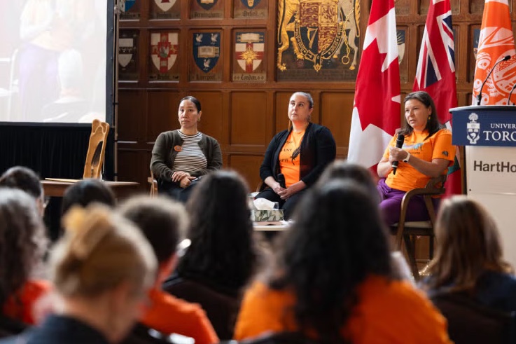 UofT's tweet photo. #UofT observes National Day for Truth and Reconciliation and Orange Shirt Day with tri-campus event 🧡 https://t.co/NObXPCsgc2 https://t.co/aKrSXxGRKm