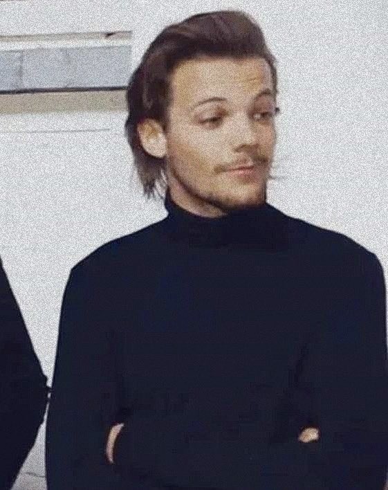 missangelsuee's tweet photo. turtleneck louis save me save meee https://t.co/ctgrSwSs1e