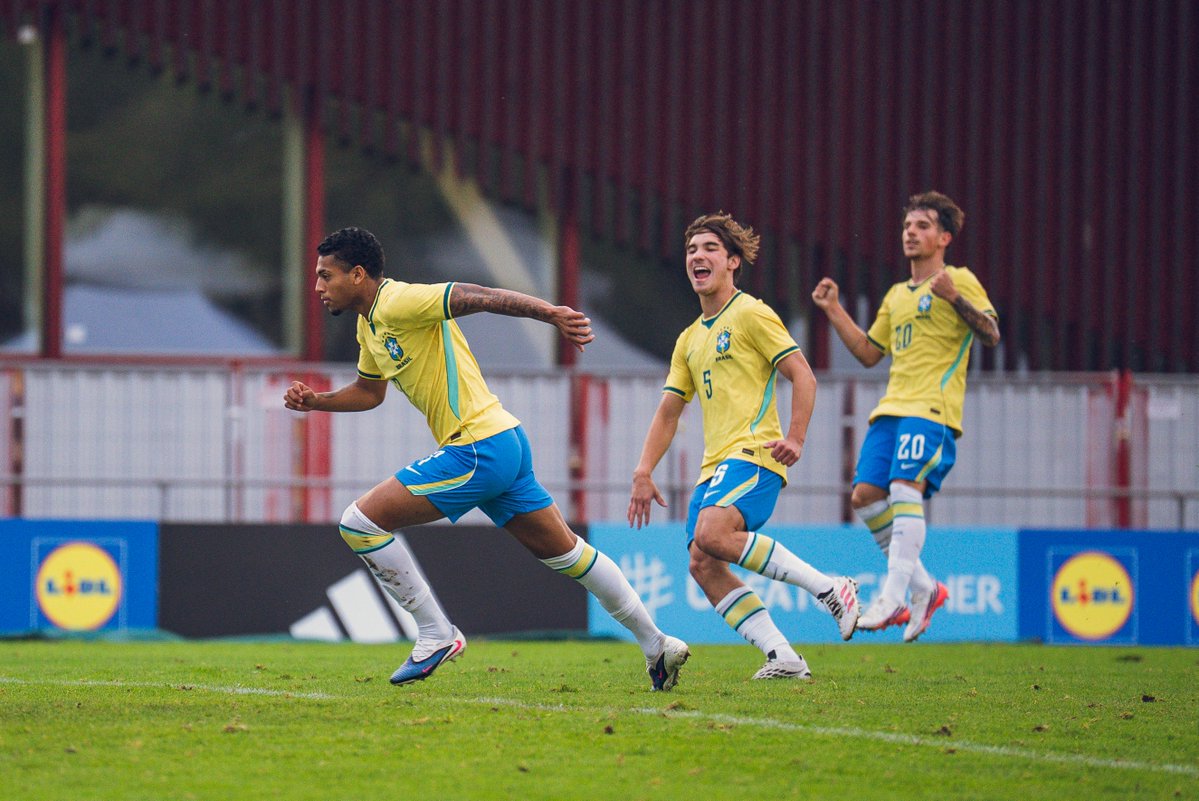 ecbahia's tweet photo. 🇧🇷 4º gol em 3 jogos! Kauê Furquim balançou as redes novamente pela seleção brasileira sub-17, hoje no triunfo sobre Costa do Marfim, por 2 a 1, na Suíça. #PivetesDeAço #BBMP https://t.co/cIIuU09f97