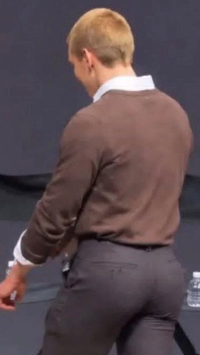 poliaax's tweet photo. THAT MASSIVE ASS IS INSANE https://t.co/50uyK62H4X