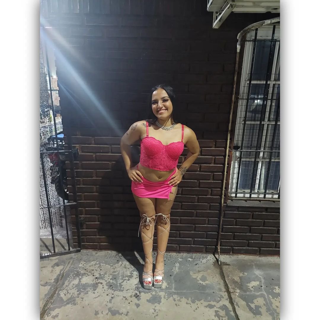 Ara6aranza's tweet photo. Conoceme y pasemos un rato increible https://t.co/AZjuYu6qWg