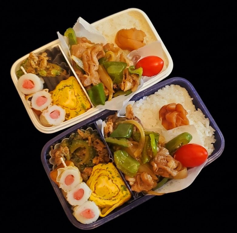 ThatsNow5's tweet photo. 2026年10月1日
オイスター炒め 弁当
紀州南高梅
豚ﾋﾟｰﾏﾝ���ねぎオイスター炒め
ちくわ梅たたきごぼう
ゴーヤいわし生姜煮炒め
アイコミニトマト
玉子焼き
#お弁当
#備忘録
#お弁当記録 https://t.co/M3iqnXRCoU