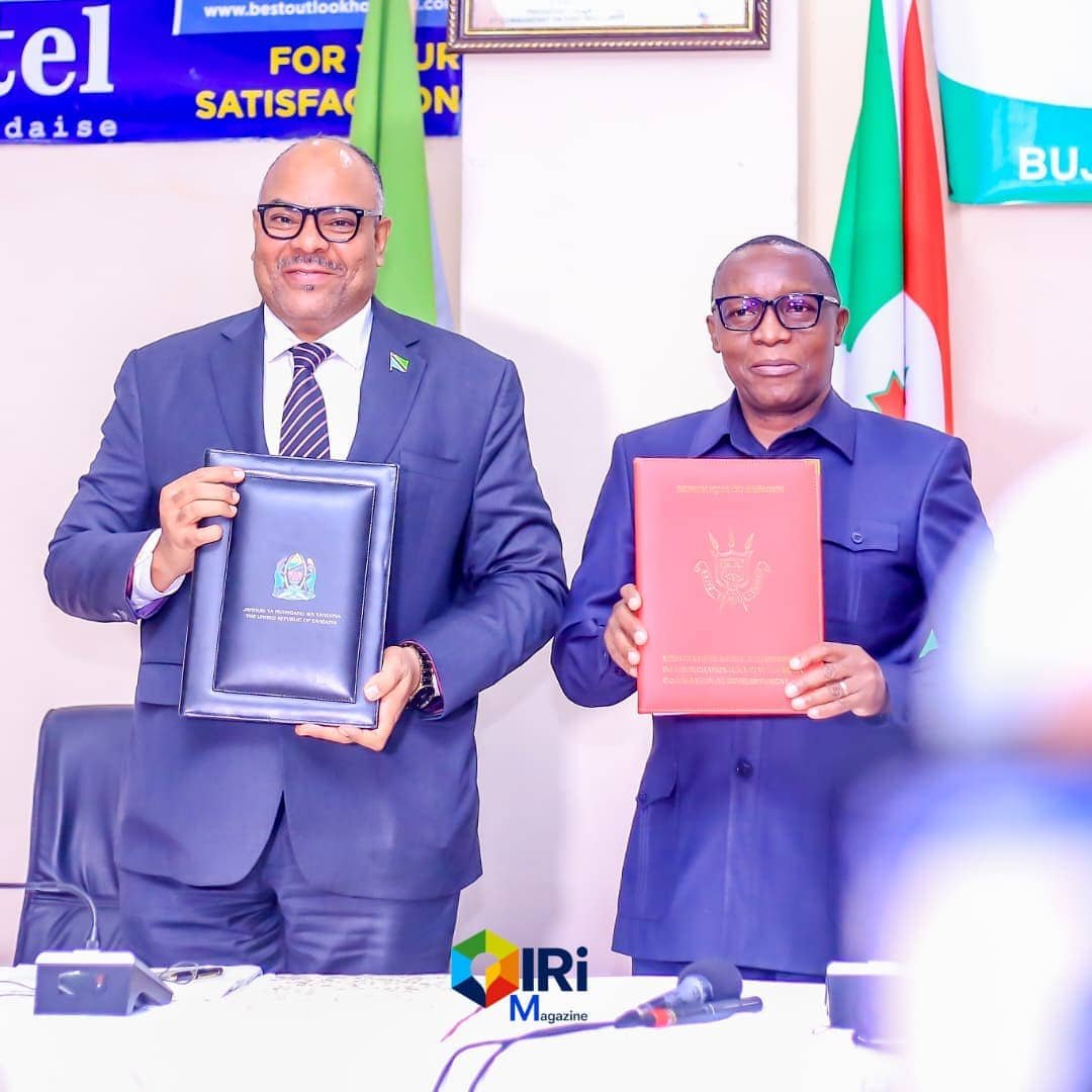 cecodebu_sc's tweet photo. 🇧🇮🤝🇹🇿 Burundi and Tanzania strengthen bilateral relations.

The 7th Permanent Joint Commission, held in Bujumbura on September 29–30, focused on trade, investment, cross-border movement, environmental protection and regional cooperation.
👇👇👇👇👇
https://t.co/aIVdkODw6u https://t.co/82maleVxKj