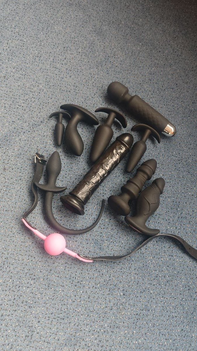 GoddessBm_'s tweet photo. Before we start the session make sure to get this items 😈😈✨ https://t.co/cty9cI08RS