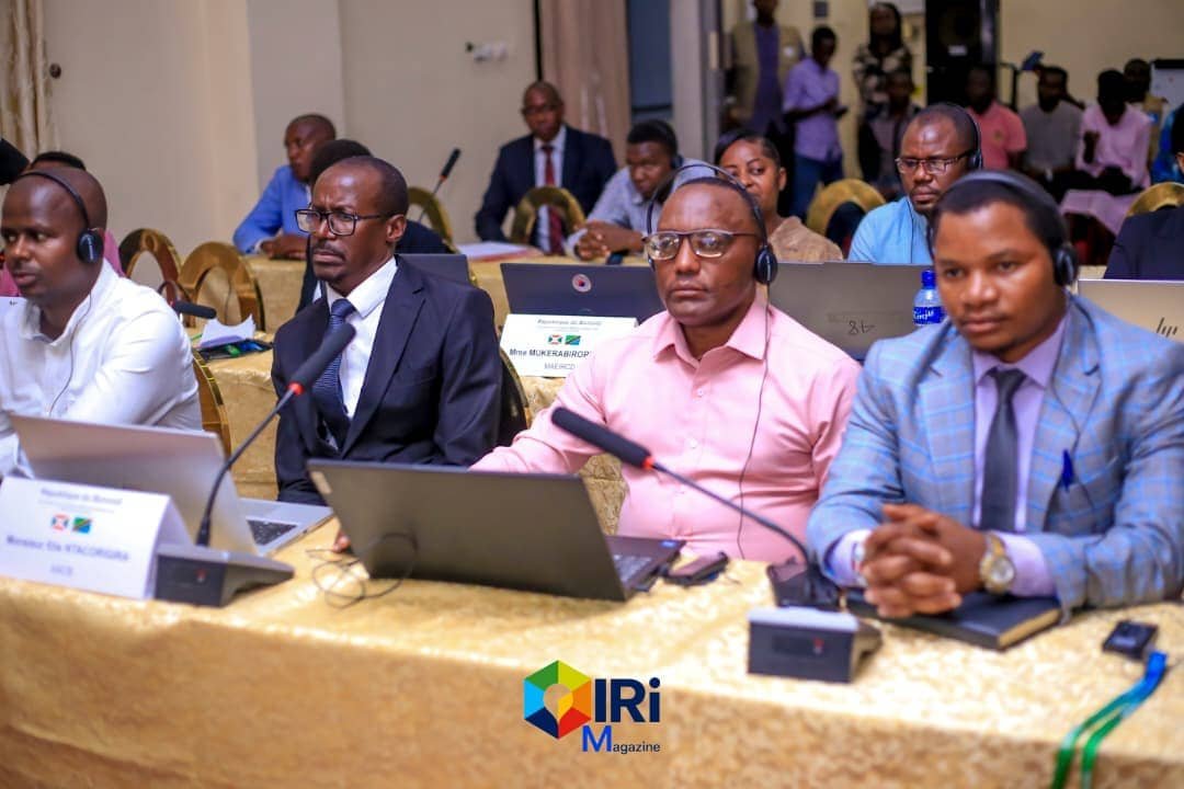 cecodebu_sc's tweet photo. 🇧🇮🤝🇹🇿 Burundi and Tanzania strengthen bilateral relations.

The 7th Permanent Joint Commission, held in Bujumbura on September 29–30, focused on trade, investment, cross-border movement, environmental protection and regional cooperation.
👇👇👇👇👇
https://t.co/aIVdkODw6u https://t.co/82maleVxKj