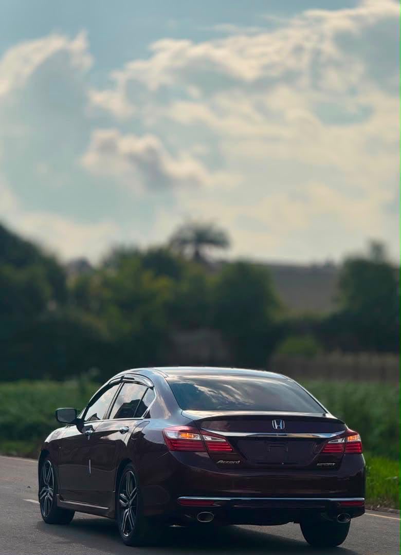 KDriveAutosNG's tweet photo. Bring 14m only, come carry this, FOREIGN USED HONDA ACCORD SPORT 2017✅ https://t.co/HQJrd9aEil
