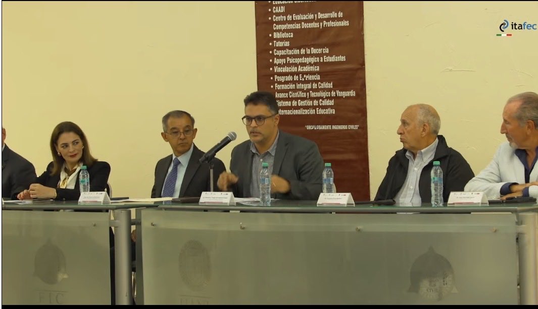 Perisandru's tweet photo. 💬 El Dr. Francisco Thiago Sacramento Aragão, Secretario Permanente Adjunto de los CILAs, dirigió un mensaje en la clausura del #interCILA 2026, resaltando la unidad y el intercambio técnico que fortalece la ingeniería de pavimentos en Iberoamérica. 🌎🛣️🧪
#CarreterasyAlgoMas #perisandru #interCILA #CILA #asfalto #AMAACMX