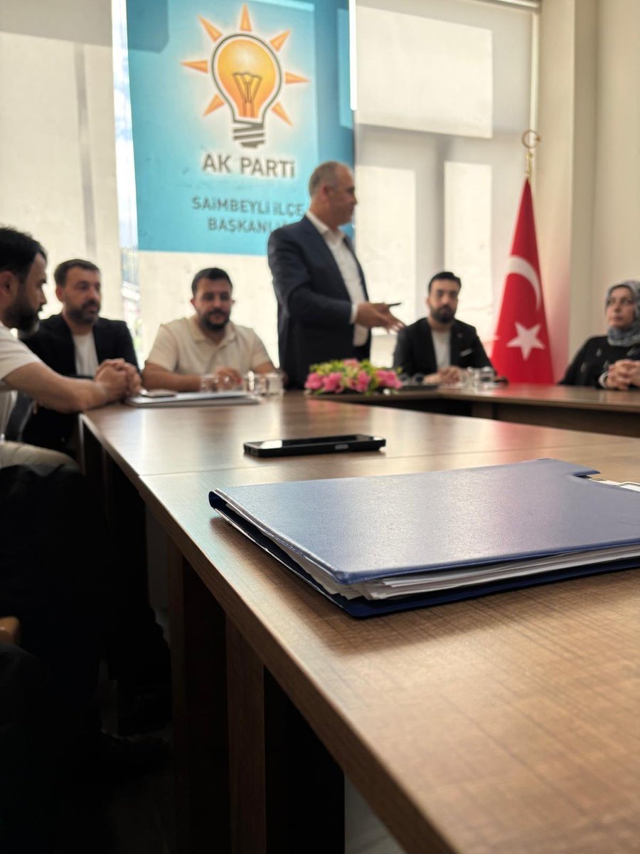Kenanozbey0's tweet photo. Saimbeyli’ ilçemizde üç kademe teşkilat başkanlarımız ve yardımcılarımızla bir araya geldik. İl Teşkilat Başkanımız Sayın @kasımpamuk başkanlığında, İl Teşkilat Başkan Yardımcımız Sayın @ömercelikim’in katılımıyla mahalle başkanlarımız ve sandık çalışmalarımız üzerine istişarelerde bulunduk.

Ardından İlçe Başkanımız @Ademuyanık başkanlığında ilçe toplantımızı gerçekleştirdik. Toplantılarımızın hayırlara vesile olmasını diliyorum.