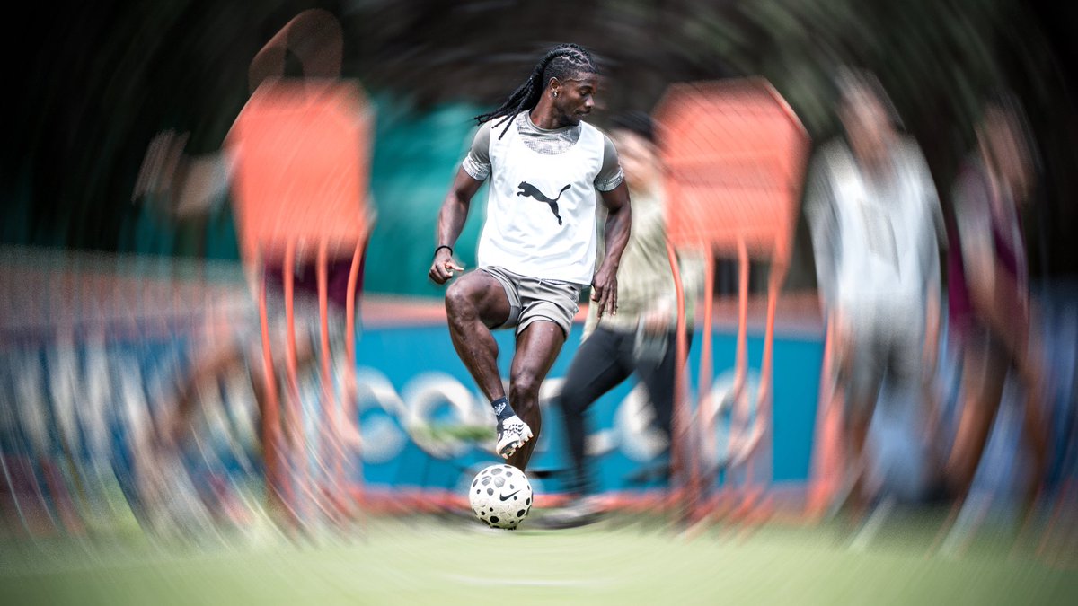 LDU_Oficial's tweet photo. Entrenamiento en Motion Blur⚡️

Seguimos con todo ⚪️🔴 https://t.co/SkyIxGkcyV