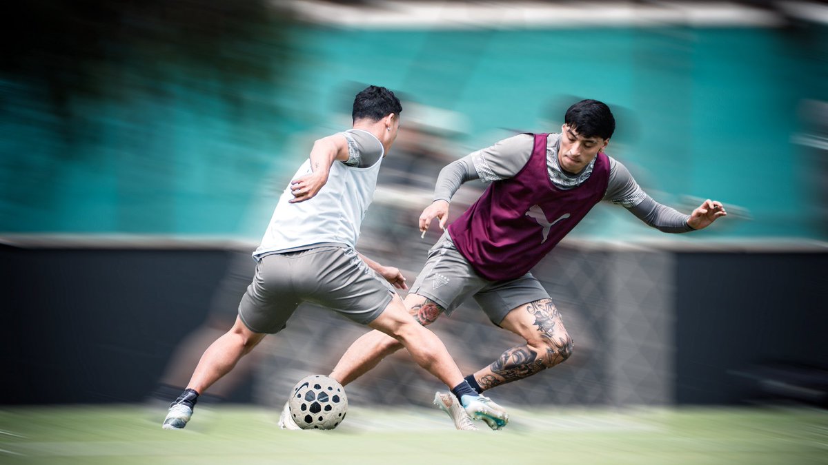 LDU_Oficial's tweet photo. Entrenamiento en Motion Blur⚡️

Seguimos con todo ⚪️🔴 https://t.co/SkyIxGkcyV