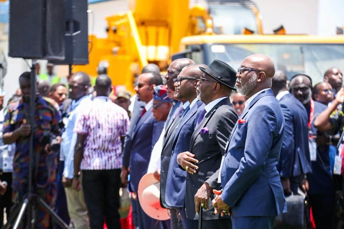 Amegan_Louis's tweet photo. De l'Afrique de l'Ouest à l'Afrique de l'Est, le Togo défend une vision sans frontières du développement. Le partenariat avec le projet #Dangote incarne ce panafricanisme pragmatique : transformer nos ressources chez nous pour garantir notre indépendance. #Tgtwittos https://t.co/6V3dV9Onaq