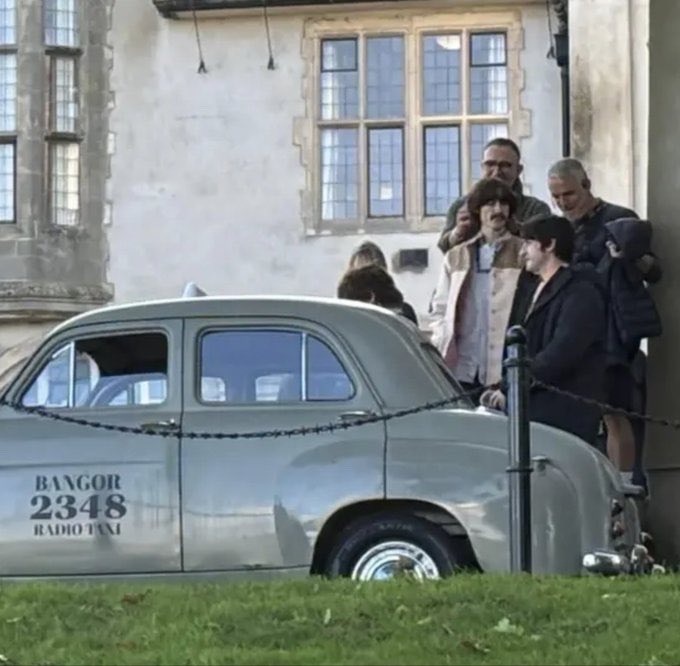 joequinnhq's tweet photo. 🔴 Joseph Quinn and Paul Mescal on the set of ‘THE BEATLES’ biopics in Bangor, Wales https://t.co/0BMjtER9xf