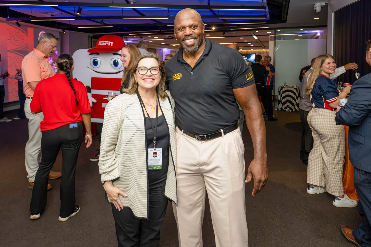 theESA's tweet photo. This month, ESA joined our co-hosts @ea, @Disney/@ESPN and @NFL for a Monday Night Football Kickoff Reception bringing together Hill staff and Members of Congress to celebrate the release of #Madden27! 📷

Thanks to @nctaitv for hosting and to the MOCs who joined us. https://t.co/aOI5ZKrN4Z