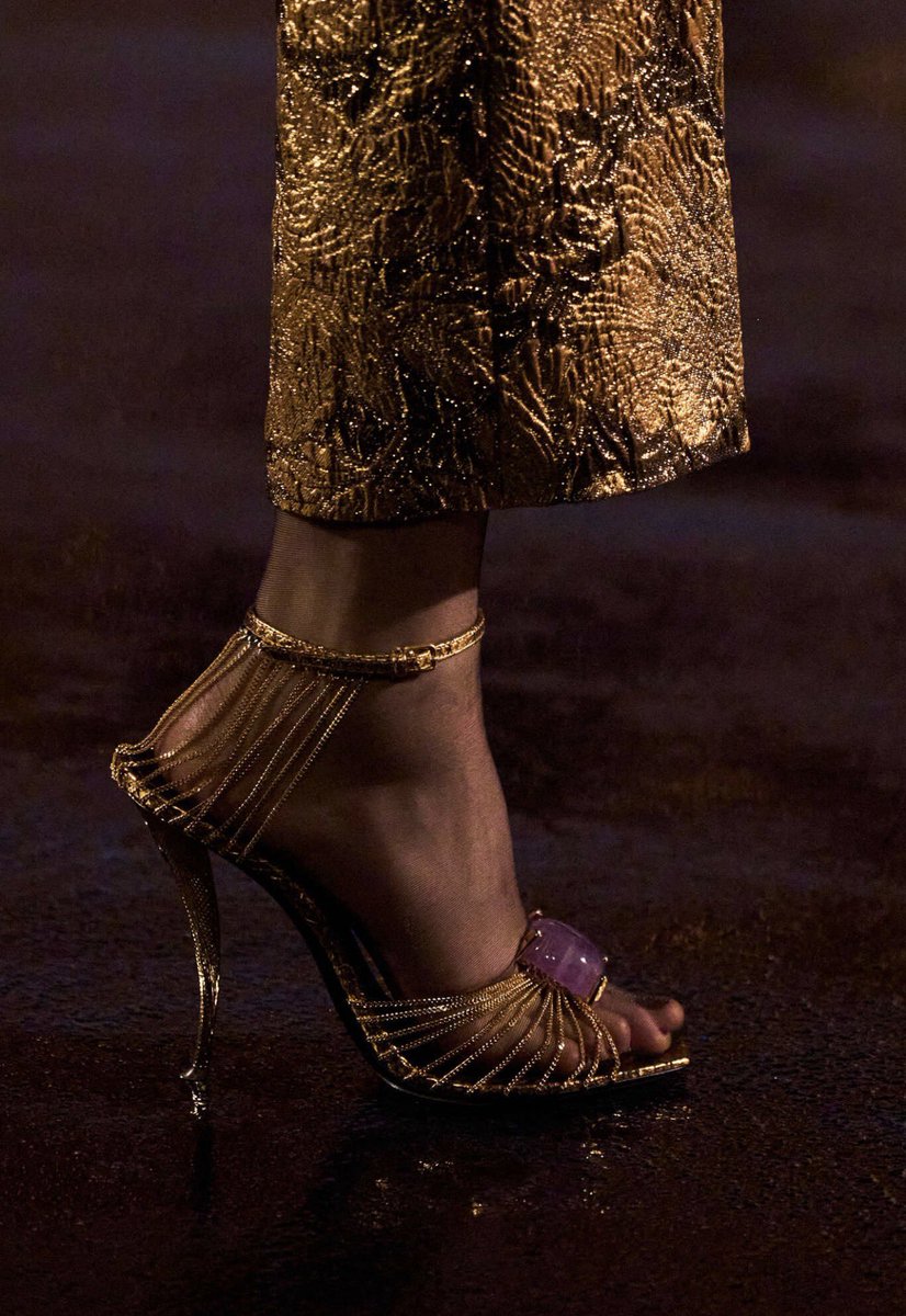 pYSLrada's tweet photo. Saint Laurent Spring 2027 https://t.co/0H7KwM9orJ