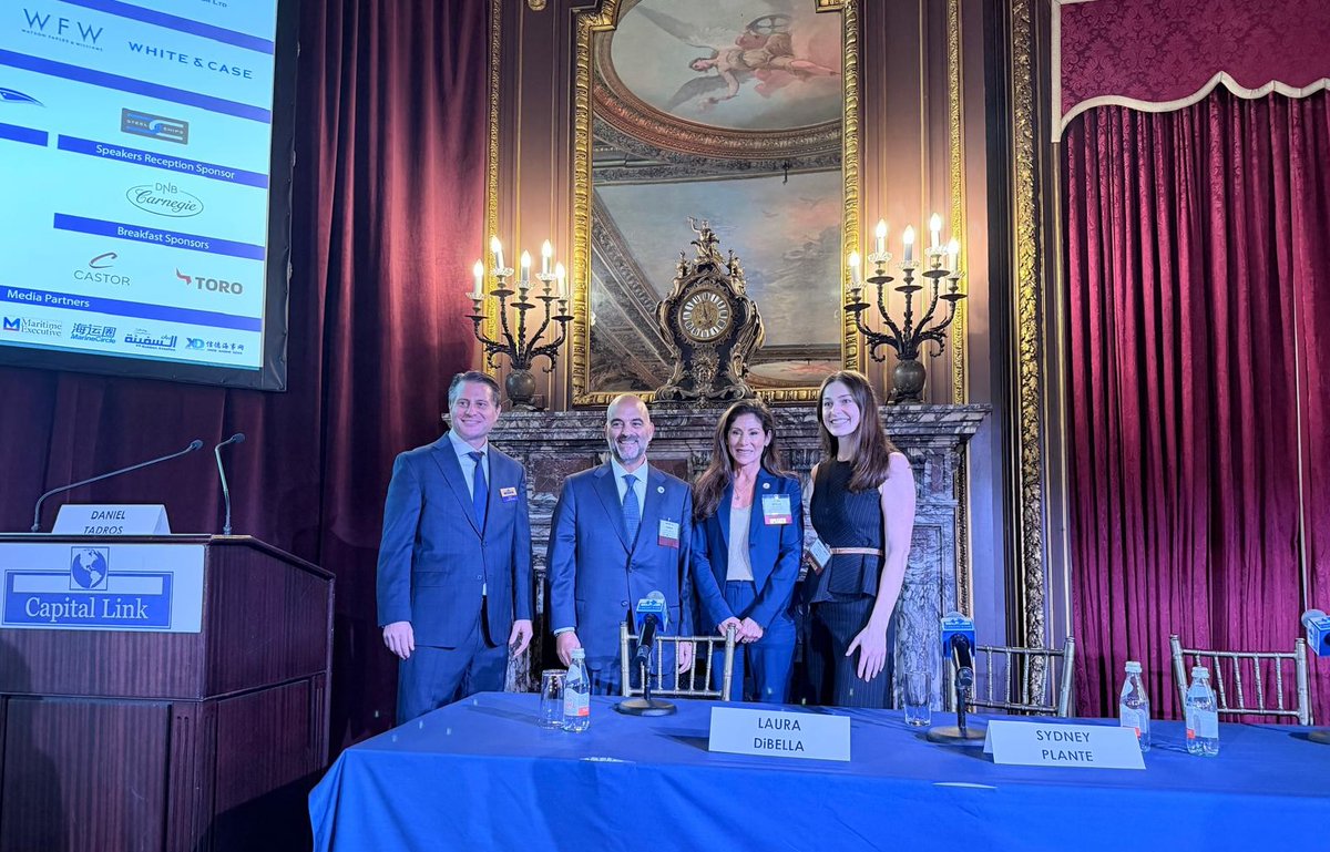 americanpandi's tweet photo. #AmericanPandI’s Dan Tadros moderating the Keynote Roundtable at @CapitalLink’s #NewYork Maritime Forum, with Laura DiBella - @FMC_gov &amp; Sydney Plante - @DOTMARAD.

Organized with DNB Carnegie, Nasdaq &amp; NYSE.

#Maritime #Shipping https://t.co/BNlFFlNeOY