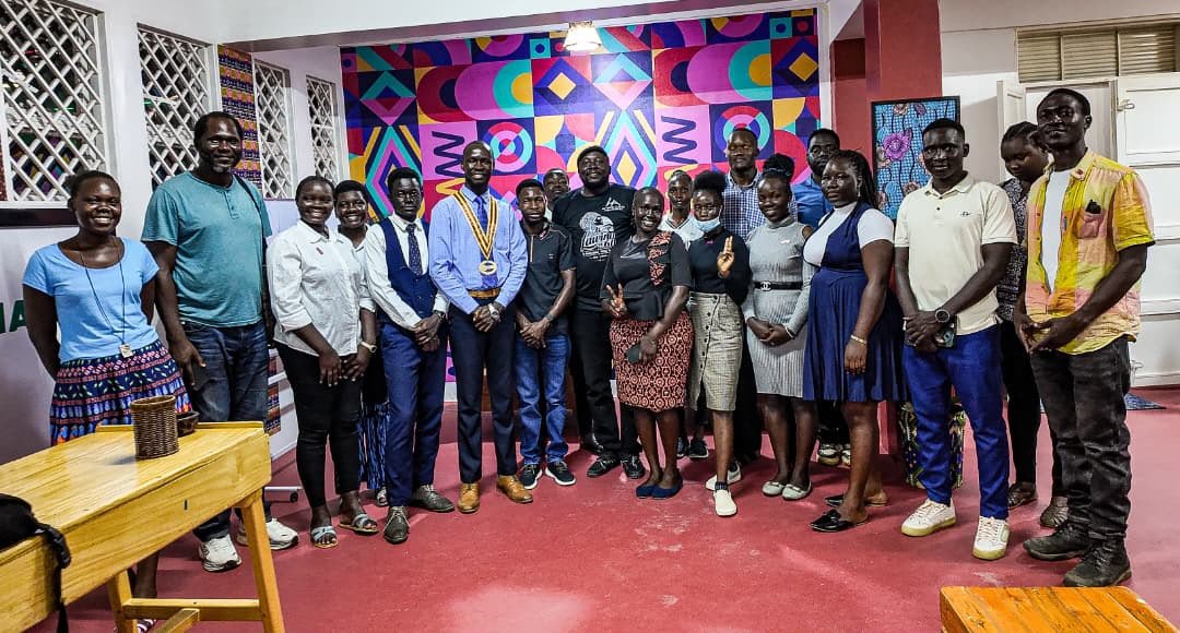 GuluSunset's tweet photo. What a beautiful fellowship we’ve had.  A big thank you to the Falcons Buddy Group for putting together such a wonderful takeover and making their closing special.👏🏾

 Join us every Wednesday for amazing fellowships and catchup 💯🙏
Cheers 🥂 https://t.co/jyGIa0DLNS