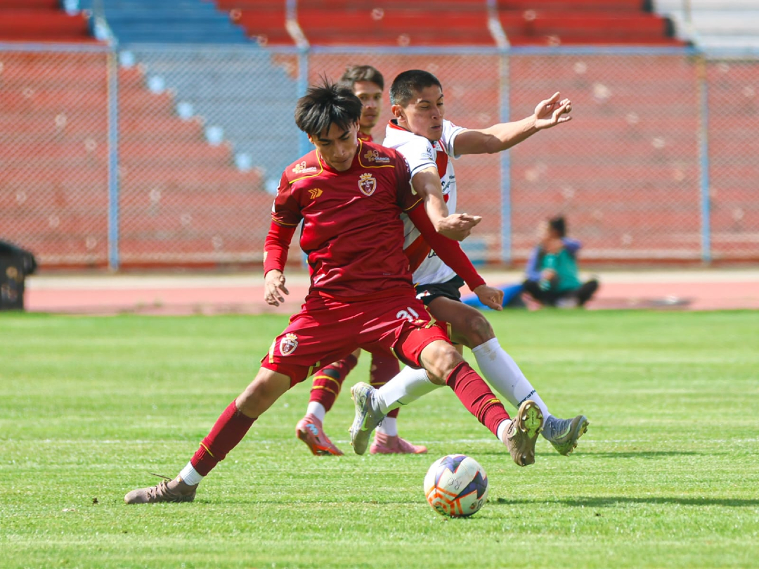 MarcasLaRazon's tweet photo. Concluyó el partido en el Jesús Bermúdez, @CDTRealOruro y @AlwaysReady empataron a dos goles la tarde de este miércoles por la #CopaBolivia
📸 CDTRealOruro
#CDTRealOruro #AlwaysReady
https://t.co/ovZCqxzvJl https://t.co/odZsMi1zYF
