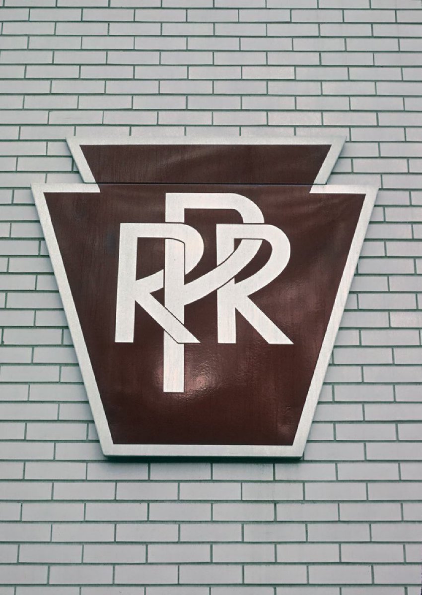SantaFeAlways's tweet photo. Pennsylvania Railroad
Dayton Ohio Union Station 
July 15, 1967

Roger Puta Collection
Description by Marty Bernard
Public Domain 🇺🇸 https://t.co/80cAIIKCvI
