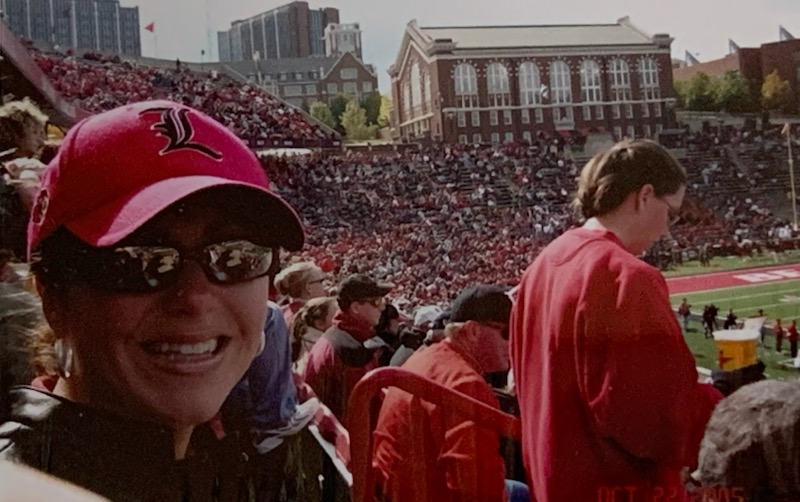 HighPrairieFarm's tweet photo. OTD Oct. 22, 2005. Nip It. Coming off triple OT loss at West Virginia decided by officiating error, Cards respond w/46-22 win over Cincinnati at Nippert Stadium. Cards first-ever conference win as new Big East member. Brian Brohm 303 yds passing, Michael Bush 127 rushing, 3 TDs. https://t.co/N8qiUQdaqR
