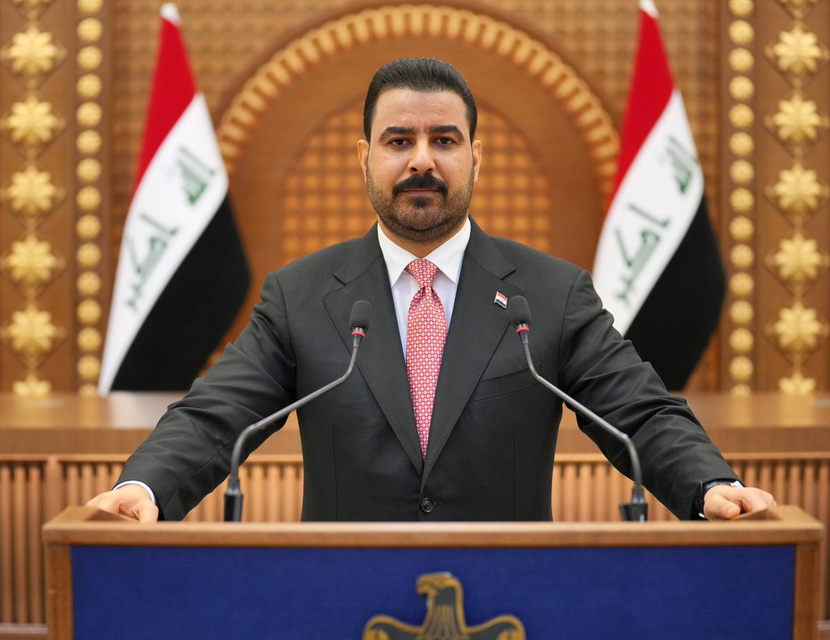 IraqiPMO's tweet photo. خطاب رئيس مجلس الوزراء علي فالح الزيدي في يوم السيادة وانتهاء مهام التحالف الدولي لمحاربة داعش
•••••••••• 

بسم الله الرحمن الرحيم

أيُّها الشعب العراقي الكريم

يا أبناءَ هذا البلد المُبارك على امتدادِ أرضهِ الطاهرة

السلام عليكم ورحمة الله وبركاته

أخاطبُكم في هذهِ اللحظةِ الوطنية

لنُعلنَ عهدا جديدا

ينتقلُ فيه العراق من ساحةٍ للصراعات

إلى وطنٍ يملكُ قرارَه كاملاً

ويحمي أرضَهُ وسيادتَهُ 

ويبني مستقبلَهُ بإرادةِ أبنائه

لقد دفعَ العراقيون ثمناً باهظاً من سنواتِ صَبرِهِم

وتعددتِ البنادق في وطنِنا

حتى غدا العراق ساحةً للآخرين

بدلاً من أن يكونَ وطناً آمناً لأبنائه

أيها العراقيون الأصلاء 

باسمِكم نرفعُ الشكر والعِرفان إلى مقام المرجعيةِ العليا في النجف الأشرف

على موقِفها الحاسم في الدفاع عن العراق وشعبهِ 

وفي هذا اليوم نحفظُ للشهداء والجرحى فضلَهم في ما ننعمُ بهِ من أمنٍ وسيادة 

ونحيي أبطالَ جيشِنا وشرطتِنا وجهاز مكافحة الارهاب، وحشدِنا الشعبي 

وقواتِ البيشمركة

وجميع صنوفِ قواتِنا المسلحة 

وأجهزتِنا الأمنية الباسلة

ونستذكرُ بفخرٍ واعتزاز بطولاتِهم وتضحياتهم 

ونثمن عاليا موقف القوى الوطنية التي التحقت تشكيلاتها المقاتلة تحت إمرة القائد العام للقوات المسلحة.

ونوجّه رسالةَ محبةٍ إلى إخوتِنا الذين قاتلوا من أجل الوطن

وحملوا السلاحَ عندما كان العراق يواجهُ الإرهاب

باسم الوطن نشكرُكم

وندعوكم اليوم أن تكونوا في قلبِ الدولةِ

وليس خارجَها.

إن مكانَ سلاحِكم ورجِالكم في الدولة ومؤسساتِها 

ولتكُن خبرتُكم وتضحياتُكم قوةً مُضافة تخدمُ العراق

ضِمنَ عقيدةٍ وطنيةٍ واحدة

ورايةٍ واحدة

وقرارٍ عسكريٍ وأمني واحد

 أيُّها العراقيون الأحبة

إن الدولة لا تُقصي أبناءَها

بل تنظّمُ طاقاتِهم 

وتضعُها في سياق القانون والدستور.

هذه هي معادلة السيادة 

سلاحٌ واحدٌ بيد الدولة

وأرضٌ عراقية بلا قواتٍ أجنبية

وقرارٌ وطني يمثلُ الجميع

ولا يخضعُ لوصايةٍ من أحد.

يا أهلَنا من الشمال إلى الجنوب 

إن الوفاءَ للسيادةِ يقتضي منا جميعاً 

أن نحميَ ثرواتِ العراق

ونحفظَ المالَ العام

ولهذا..فإننا ماضون في مواجهةِ التحدّيات 

وتنمية موارد الدولة.

ونعاهدُكم عهدا صادقا 

أن نحفظَ الأمانة 

ونكرّسَ الجهود لخدمةِ هذا البلد الكريم

وقد ألزمتُ نفسي

ألّا أتقاضى راتباً أو مخصصاتٍ من الدولة

ونعمل على تعضيدِ أركانِها التي يكون فيها المنصبُ مسؤوليةً وليس مكسباً

 عاش العراق سيداً موحداً

وعاشت إرادةُ شعبهِ العظيم

والمجدُ والرفعة لشهداءِ العراق

والسلام عليكم ورحمة اللهِ وبركاته