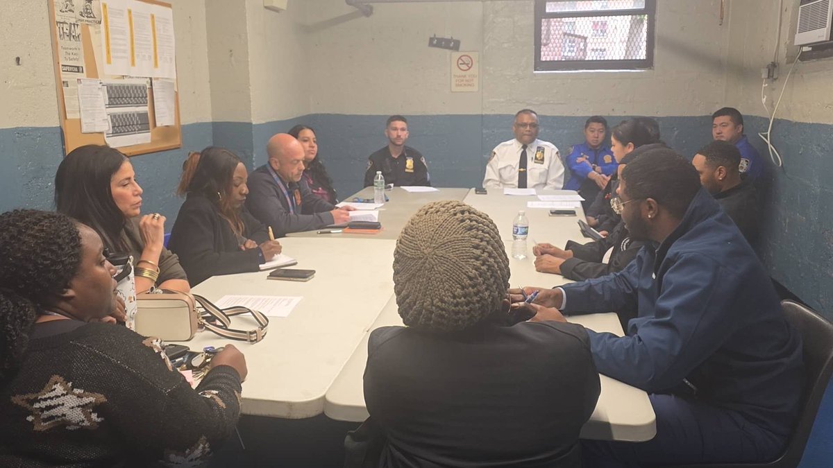 NYPD109Pct's tweet photo. D.I. Chowdhury, and his Q-team officers met with the Queens Borough President’s Office, NYCHA, &amp; Bland Houses Residents Assoc. to tackle local crime &amp; quality-of-life concerns. It was a productive session focused on building strong future partnerships. #CommunityPolicing https://t.co/kUlWXIhi1a