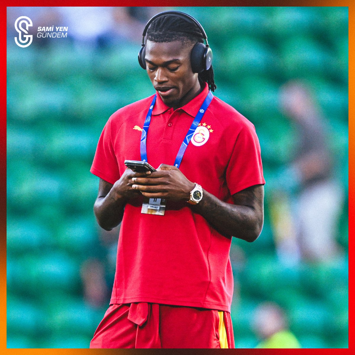 samiyengundem's tweet photo. Batrakov: “Leão geldiğinde ilk antrenmanda birkaç kez bire bir kaldık. Topu bana dönük şekilde alırsa şansımın çok az olduğunu biliyordum. İlk adımı inanılmaz hızlı. Öyle bir patlıyor ki hiçbir şekilde yetişemezsin. Gerçi ben yetişemem - Sane muhtemelen yetişir." (Gülerek) https://t.co/ofaA4WiRDL