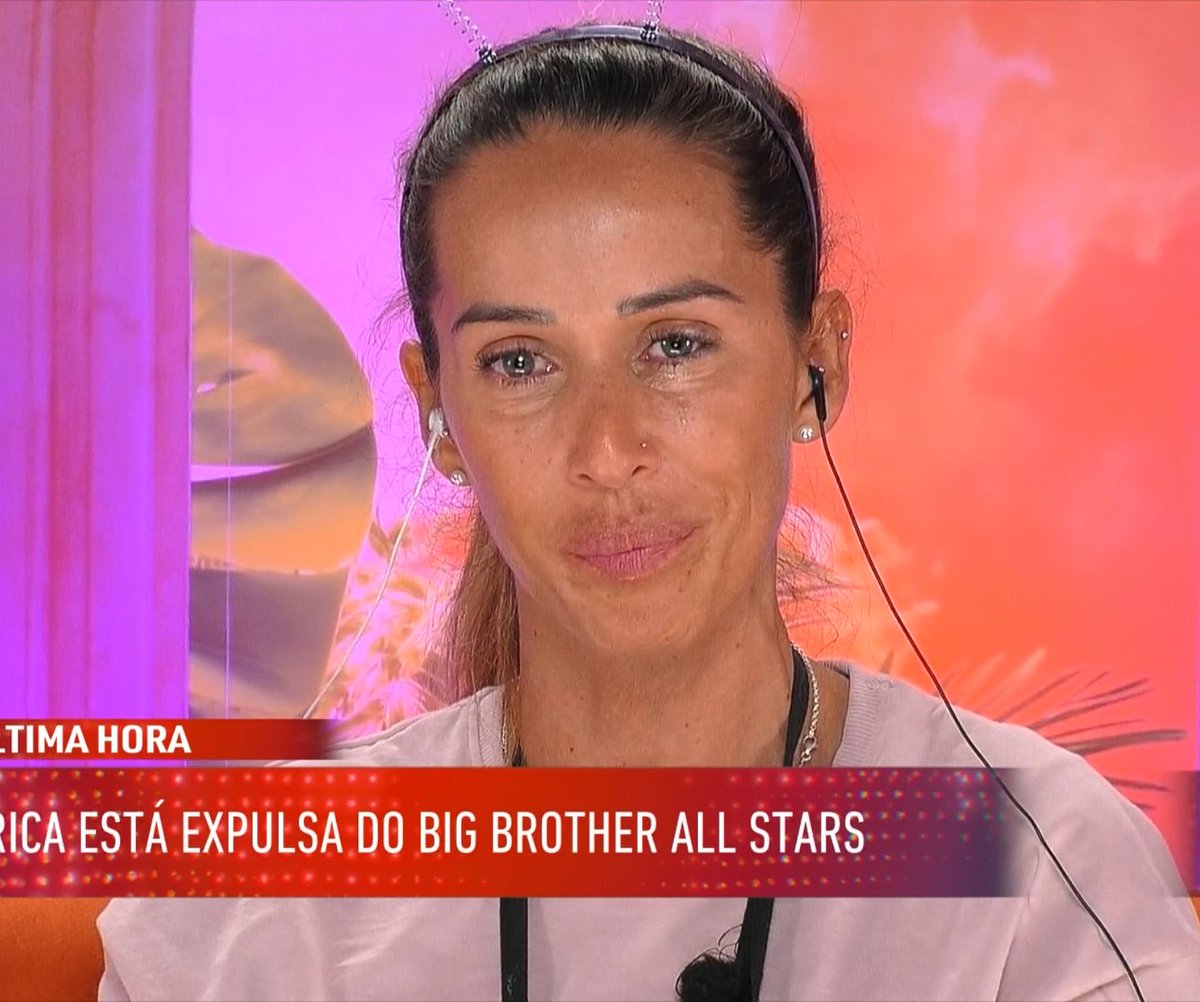 Raposomidia's tweet photo. Independentemente de tudo, obrigado por TUDO Erica, marcaste os realitys, és um nome que vamos todos lembrar quando enumerarmos concorrentes de realitys. É triste este fim. 🥺 #bbtvi https://t.co/SwKSXHS3NQ