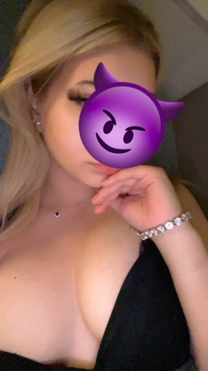 Fndmnlfcwj's tweet photo. #findomnl #femdomnl 
welke sukkel is er nog wakker 
meld in dm als je durft!!🫵🤏💅 https://t.co/ZHLlcxXUBe