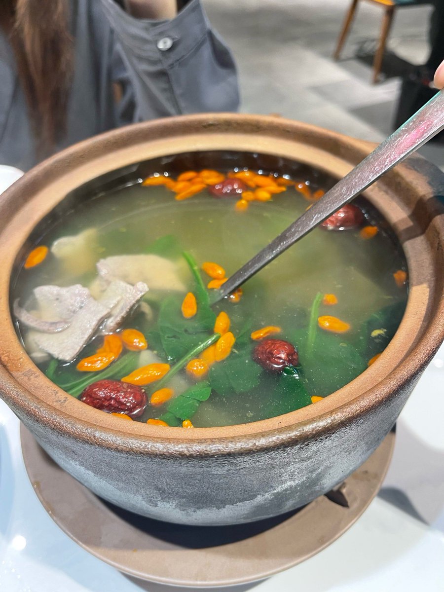 soong_dang's tweet photo. Tonight, the village’s bamboo mat (zhu ye gua du, a local snack) brings the warm flavor of night with every crisp bite!， https://t.co/ORhlCKHosJ