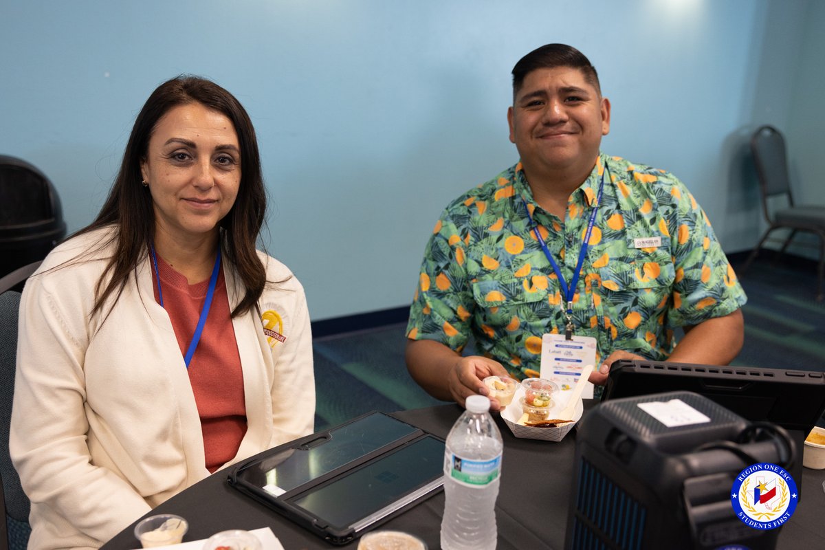 RegionOneESC's tweet photo. ✨🥄  Day 1 of our 2026 South Texas Co-Op Food Show is underway!

Our CNP South Texas Cooperative members are enjoying a magical day of live cooking demonstrations, engaging sessions, and best-practice sharing with fellow school nutrition professionals! ✨ https://t.co/a8kYJAR3IU