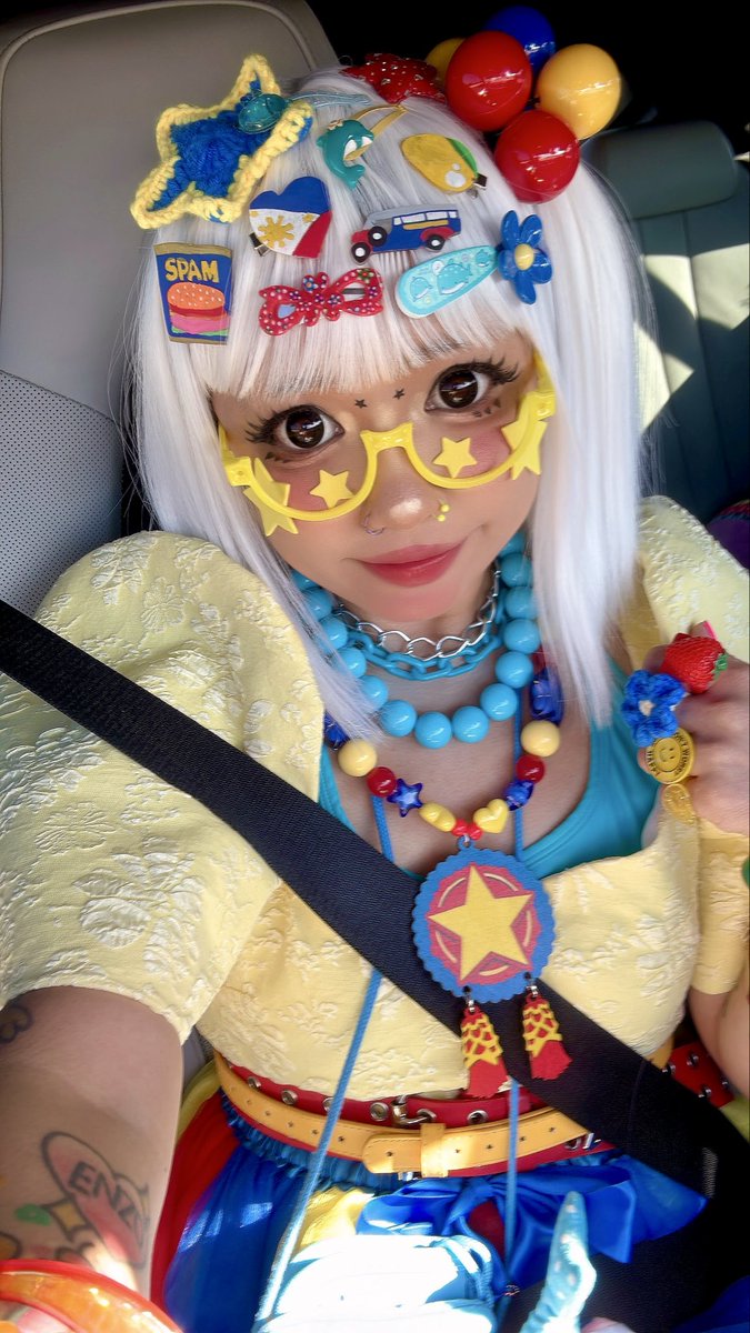 itmecybrgrl's tweet photo. TGIF: Thank God I’m Filipino
(me showing up at your door after hearing you trash talk Filipinos &amp; Forgotten Island) https://t.co/bbnDWArQEy