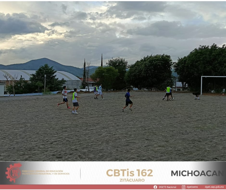 cbtis162's tweet photo. ⚽🐾 EL CLUB DEPORTIVO DE FÚTBOL DEL CBTIS 162 🐾⚽
En el CBTIS 162 sabemos que la formación de nuestros estudiantes va más allá de las aulas. Por ello, contamos con el Club Deportivo de Fútbol, un espacio para desarrollar habilidades y disfrutar del deporte.
🐾 ¡Vamos Panteras! https://t.co/uFnMnouBZS
