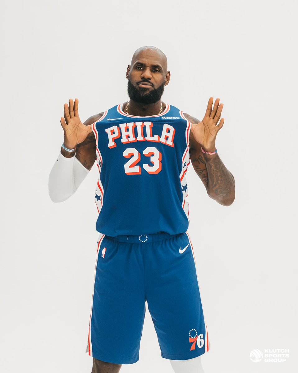 BronMuse's tweet photo. LEBRON JAMES IS A PHILADELPHIA 76ER 🔥 https://t.co/LgZgtxAPYi