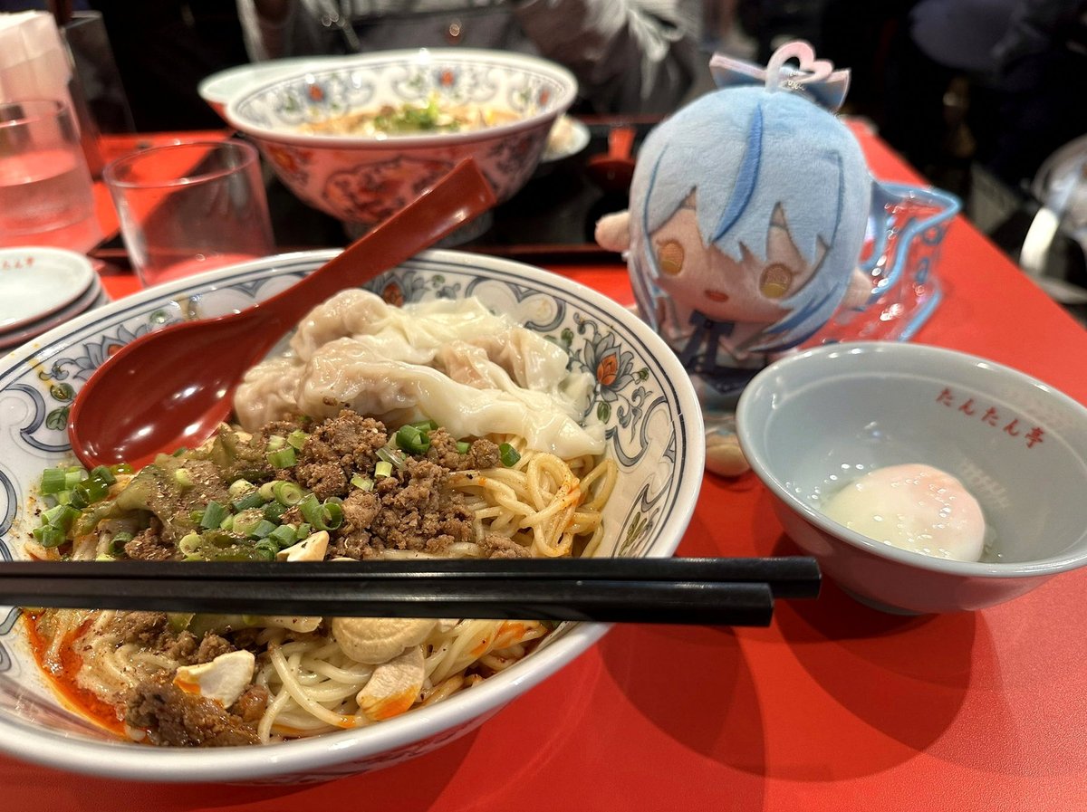 fhd99866014's tweet photo. お疲れ様です
今日は朝から腰（仙骨あたり）が悲鳴を上げており、鎮痛剤飲んでしのぎました😭昨日ストレッチしたのがよくなかったのか…💦
ただいま〜からの〜出社✨✨🚀 https://t.co/WZVY3ux0X0