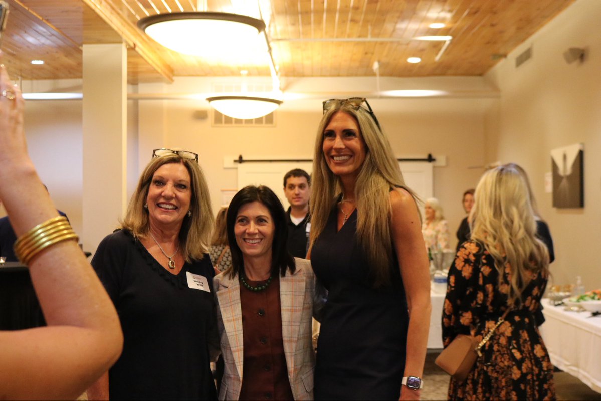 knoxcountymayor's tweet photo. Thank you to the @knoxchamber for inviting me to share about my vision to make Knox County the most business-friendly place in the country. 

We're here to send the message that Knox means business. I look forward to our continued partnership with the chamber. https://t.co/9k933UocyD