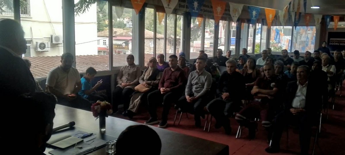 Kenanozbey0's tweet photo. Feke ilçemizde üç kademe teşkilat başkanlarımız ve yardımcılarımızla bir araya geldik. İl Teşkilat Başkanımız Sayın @kasımpamuk başkanlığında, İl Teşkilat Başkan Yardımcımız Sayın @ömercelikm’in katılımıyla mahalle başkanlarımız ve sandık çalışmalarımız üzerine istişarelerde bulunduk.

Ardından Feke İlçe Başkanımız @vahittodil başkanlığında ilçe toplantımızı gerçekleştirdik. Toplantılarımızın hayırlara vesile olmasını diliyorum.