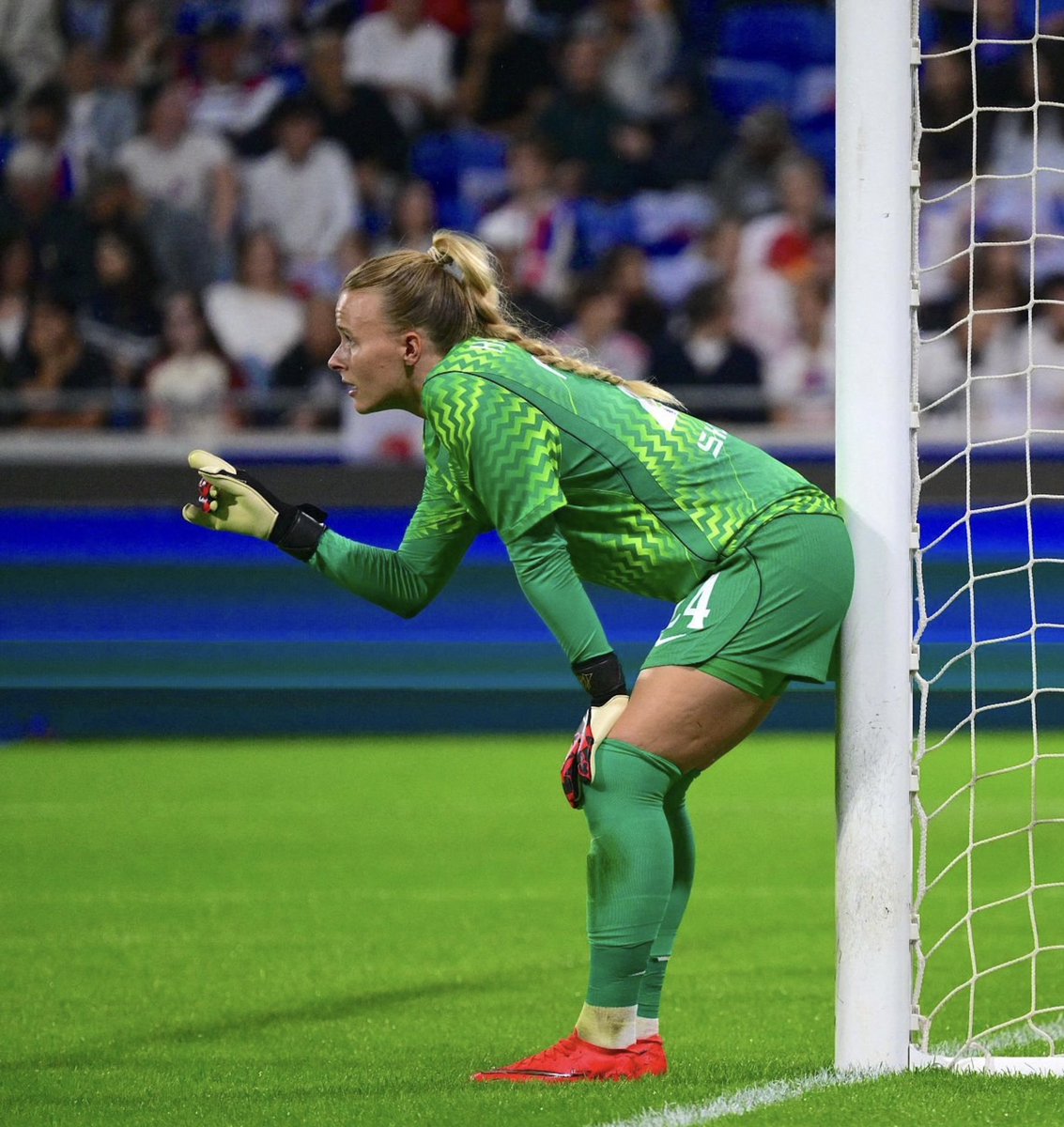 CFC__Women's tweet photo. ⛔️ Five clean sheets in 7 games for Hannah Hampton this season. https://t.co/YpjYJU09Jx