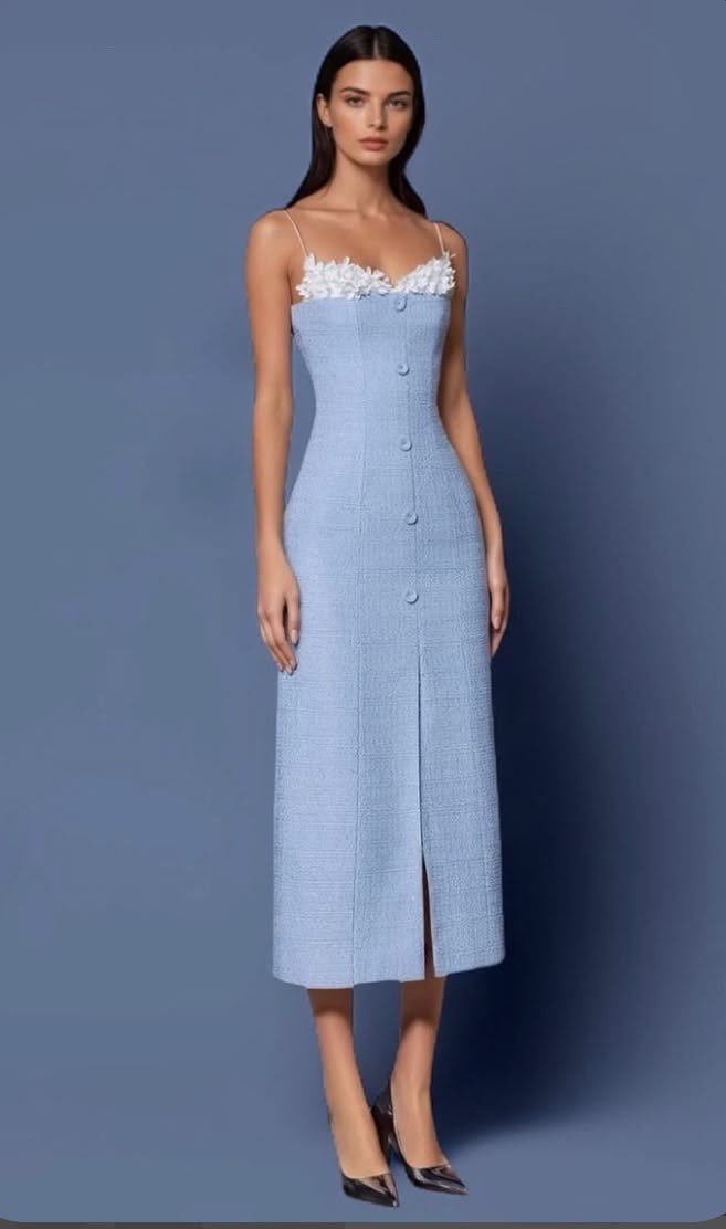 vogueishgirl's tweet photo. Simple and chic https://t.co/sbrFECr9l0